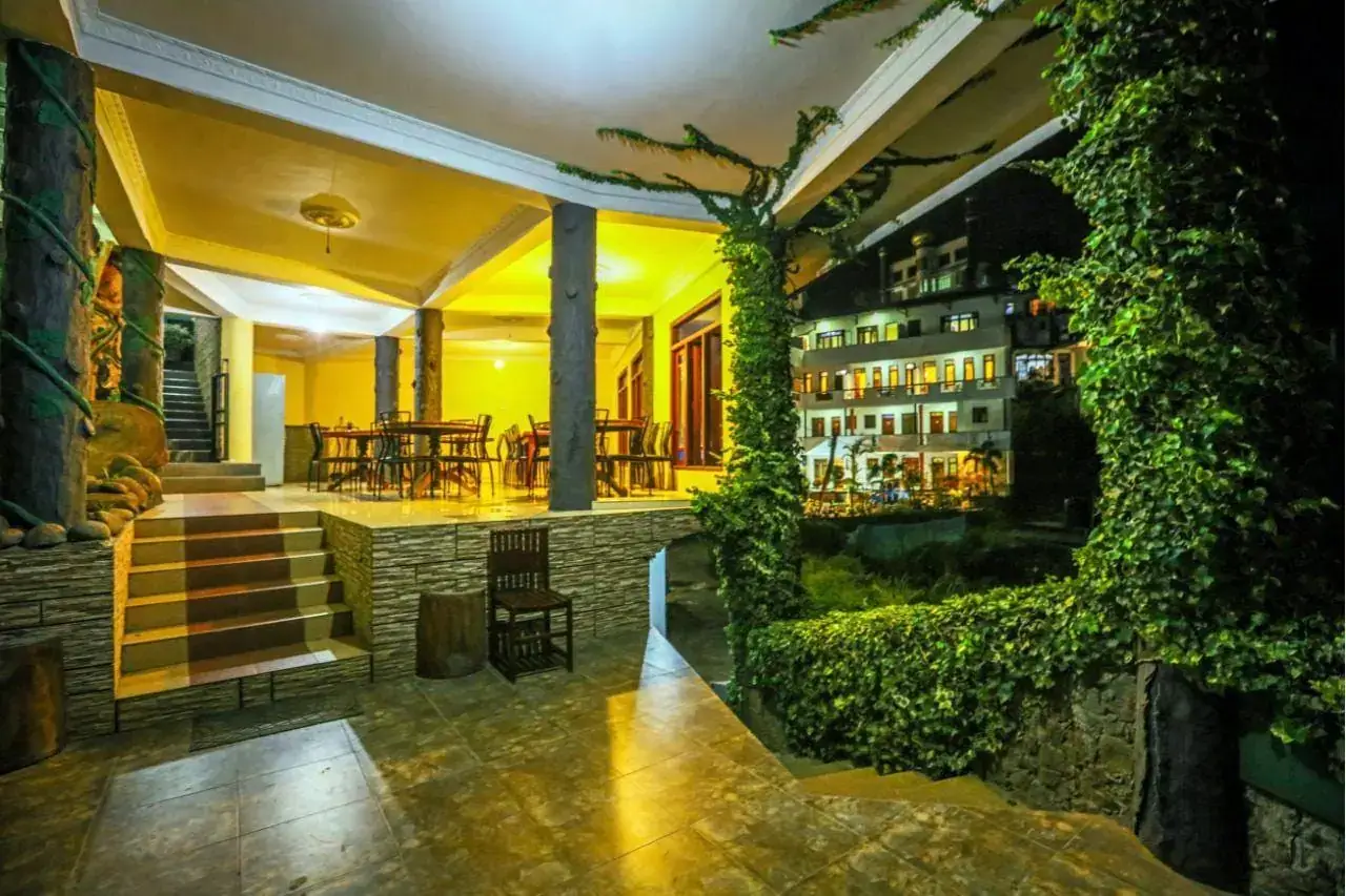 SriLak View Holiday Inn