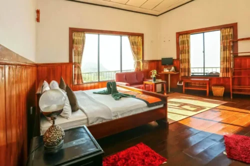 SriLak View Holiday Inn